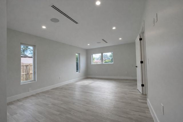 7825 SW 35th Ter, Miami, FL 33155