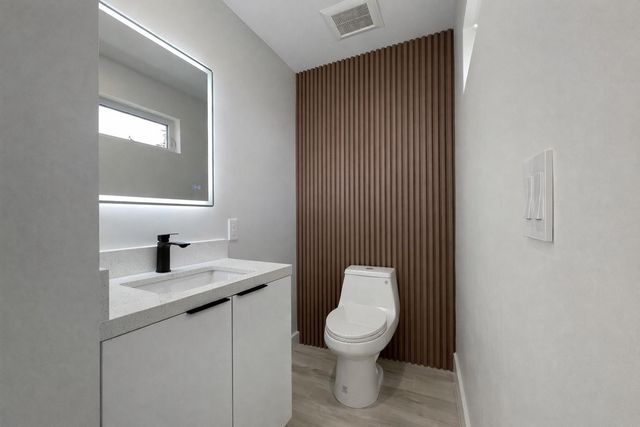 7825 SW 35th Ter, Miami, FL 33155