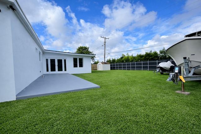 7825 SW 35th Ter, Miami, FL 33155