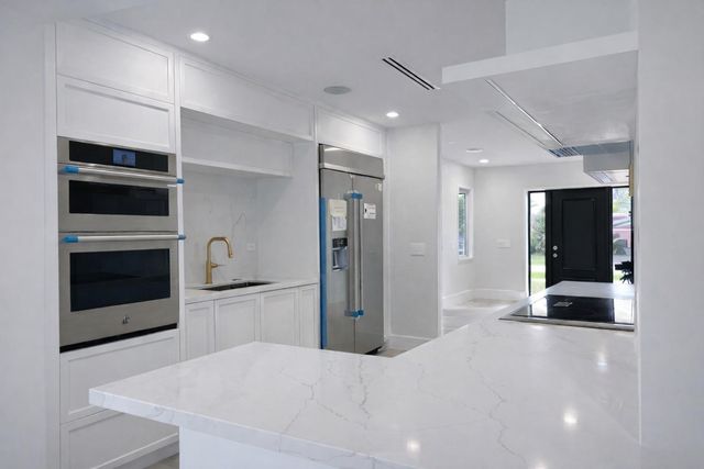 7825 SW 35th Ter, Miami, FL 33155