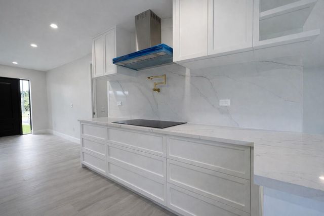 7825 SW 35th Ter, Miami, FL 33155