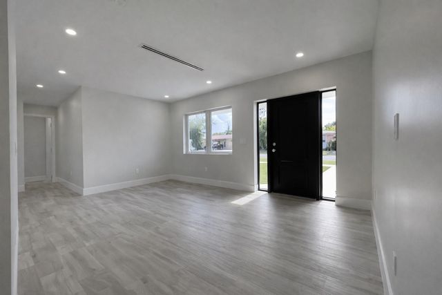 7825 SW 35th Ter, Miami, FL 33155