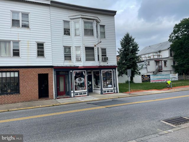 10 S MARKET STREET, Mechanicsburg, PA 17055