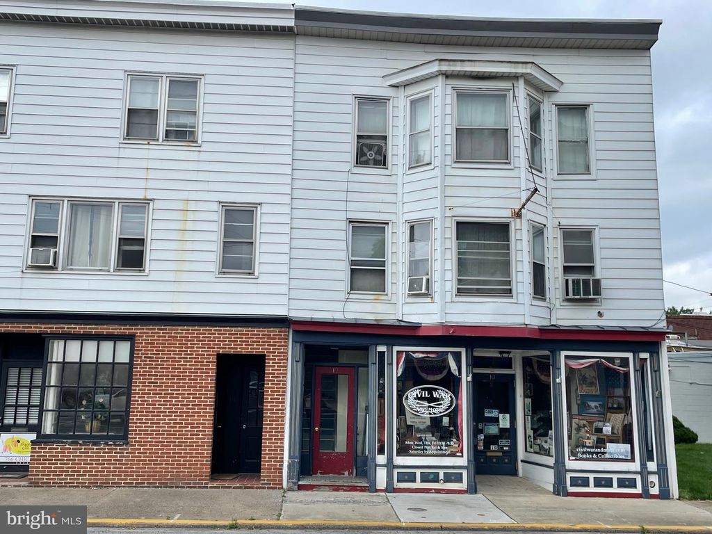 10 S MARKET STREET, Mechanicsburg, PA 17055