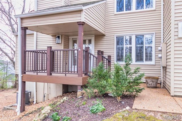 39 Ridgeview Circle Court, Ballwin, MO 63021