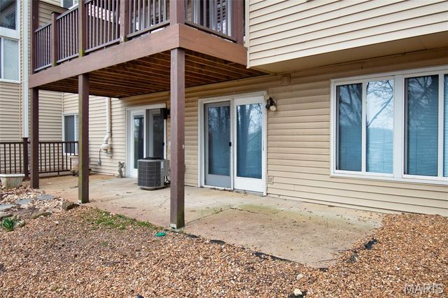 39 Ridgeview Circle Court, Ballwin, MO 63021