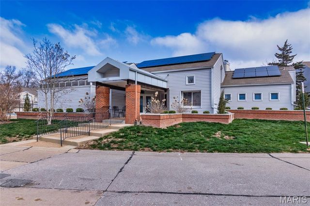 39 Ridgeview Circle Court, Ballwin, MO 63021