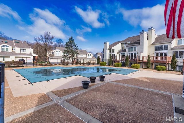 39 Ridgeview Circle Court, Ballwin, MO 63021