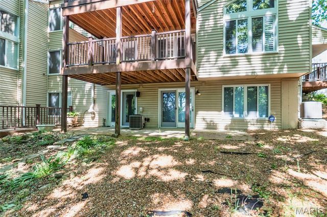 39 Ridgeview Circle Court, Ballwin, MO 63021