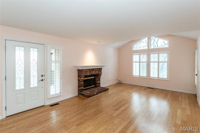 39 Ridgeview Circle Court, Ballwin, MO 63021