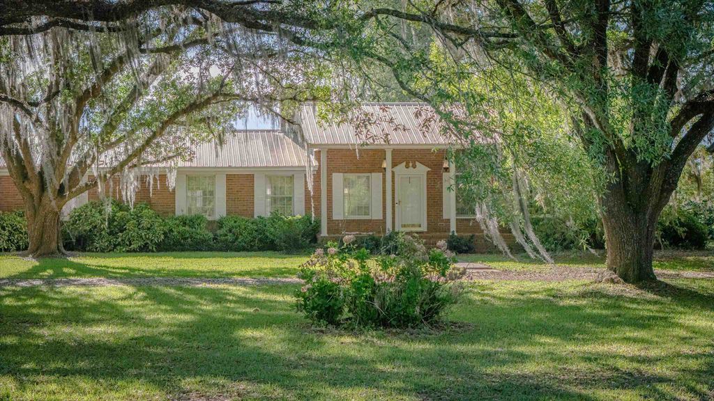 Image 1 of property listing at 49 WILL WHITE Road, Quincy, FL 32351