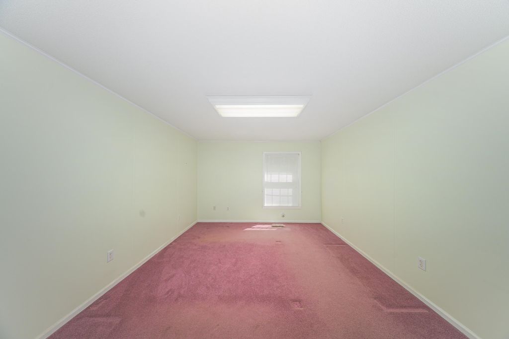 Image 19 of property listing at 49 WILL WHITE Road, Quincy, FL 32351