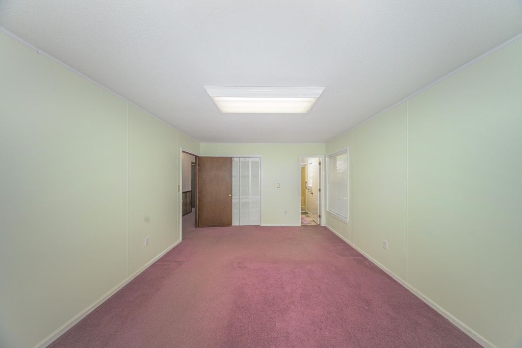 Image 20 of property listing at 49 WILL WHITE Road, Quincy, FL 32351