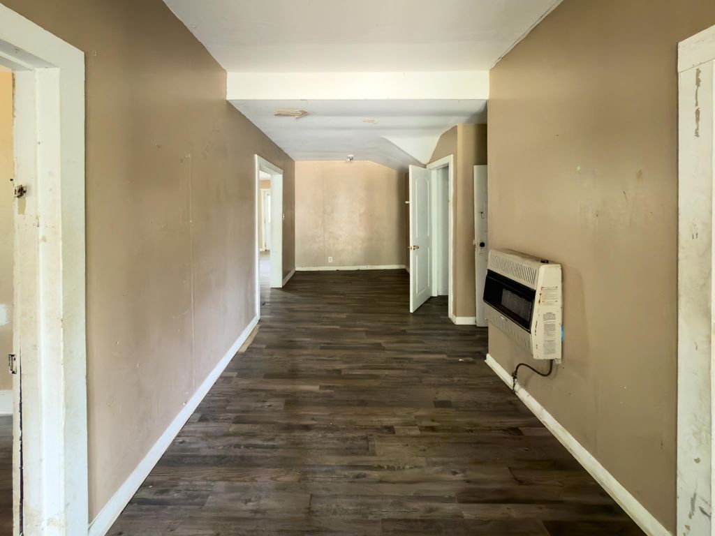 Image 30 of property listing at 49 WILL WHITE Road, Quincy, FL 32351