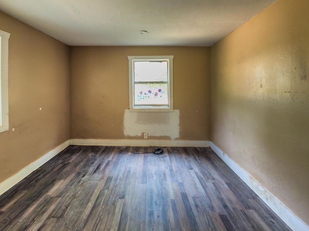 Image 32 of property listing at 49 WILL WHITE Road, Quincy, FL 32351