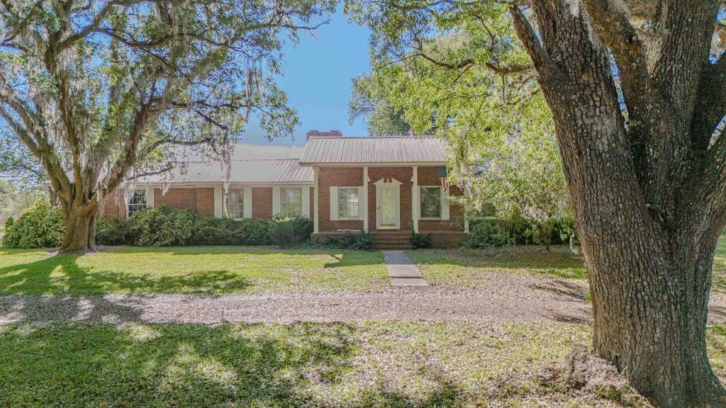 Image 42 of property listing at 49 WILL WHITE Road, Quincy, FL 32351