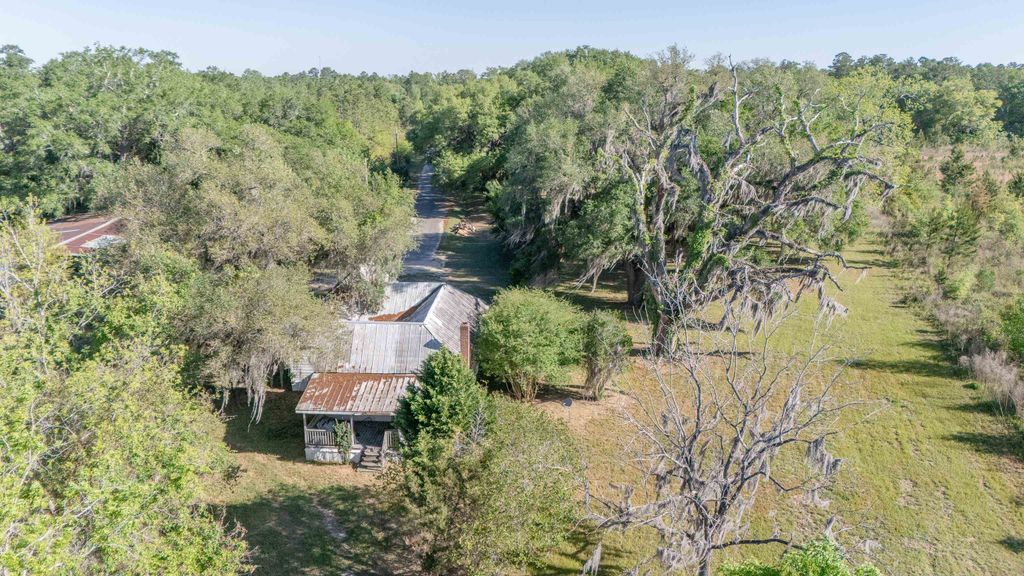 Image 44 of property listing at 49 WILL WHITE Road, Quincy, FL 32351