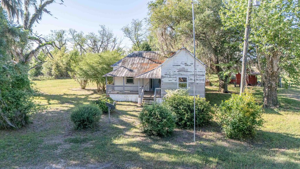 Image 47 of property listing at 49 WILL WHITE Road, Quincy, FL 32351