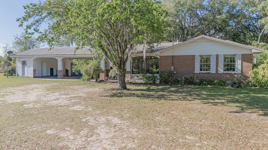 Image 50 of property listing at 49 WILL WHITE Road, Quincy, FL 32351