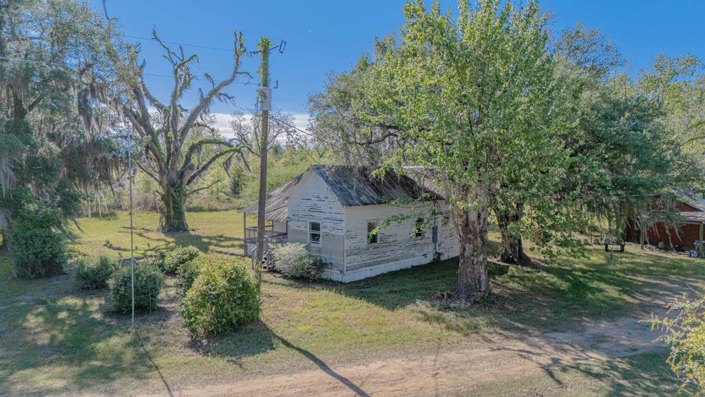 Image 54 of property listing at 49 WILL WHITE Road, Quincy, FL 32351