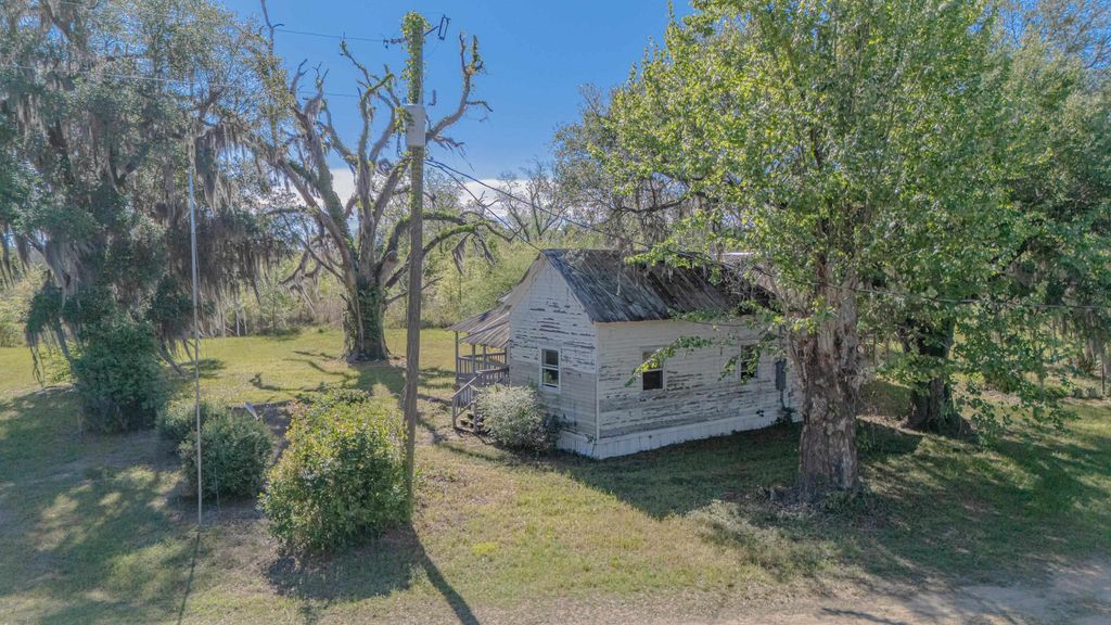 Image 55 of property listing at 49 WILL WHITE Road, Quincy, FL 32351