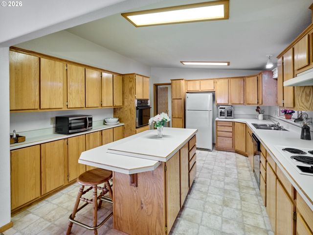 2410 LANCASTER Dr Se 955, Salem, OR 97317