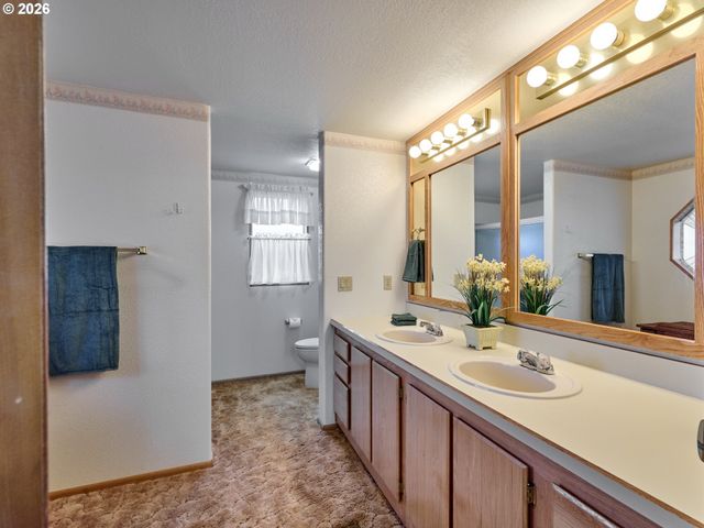 2410 LANCASTER Dr Se 955, Salem, OR 97317