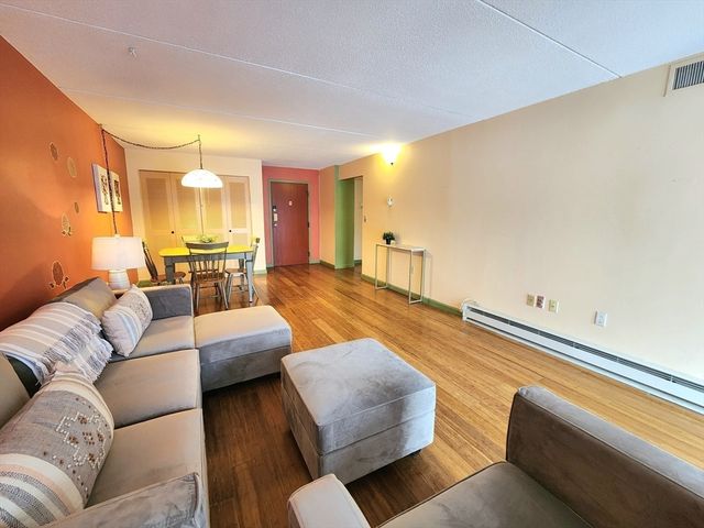 51 Melrose St 1A, Melrose, MA 02176