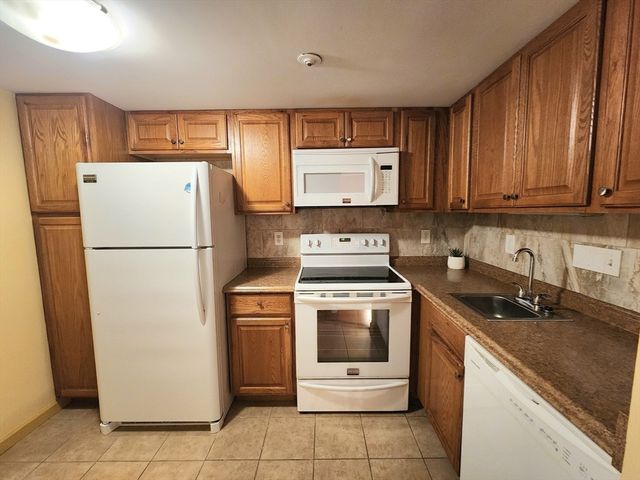 51 Melrose St 1A, Melrose, MA 02176