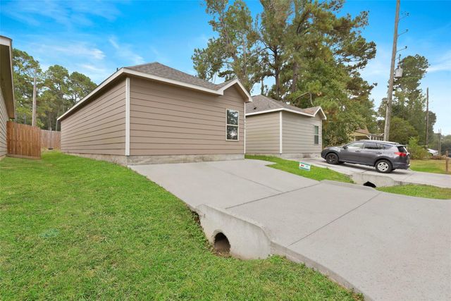 9650 Warm Spring, Willis, TX 77318