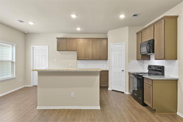 9650 Warm Spring, Willis, TX 77318