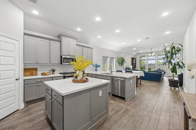 9230 Eckert Road, Rosharon, TX 77583
