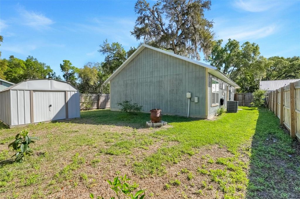 Image 22 of property listing at 342 NW 9TH AVENUE, Webster, FL 33597