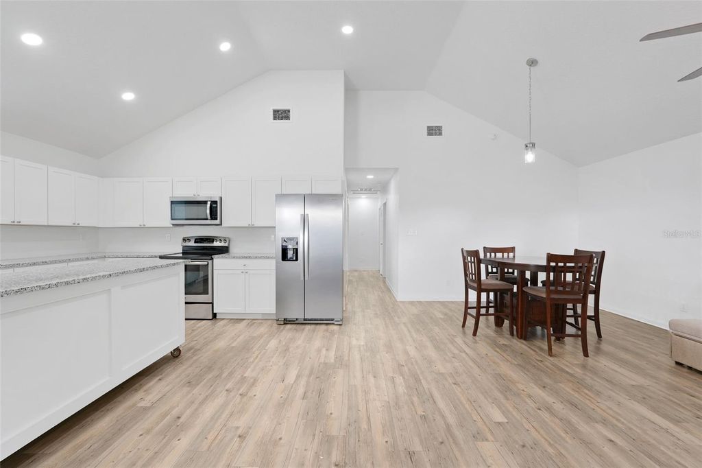 Image 5 of property listing at 342 NW 9TH AVENUE, Webster, FL 33597