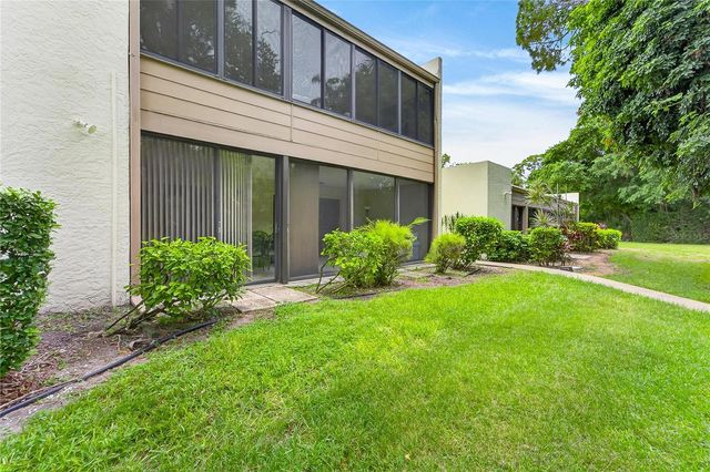 593 LAKESIDE DRIVE 593, Bradenton, FL 34210