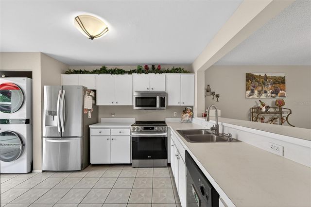 593 LAKESIDE DRIVE 593, Bradenton, FL 34210