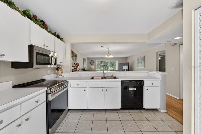593 LAKESIDE DRIVE 593, Bradenton, FL 34210