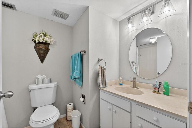 593 LAKESIDE DRIVE 593, Bradenton, FL 34210