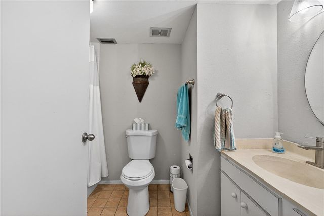 593 LAKESIDE DRIVE 593, Bradenton, FL 34210