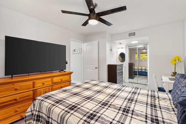 454 FAIRWAYS CIRCLE B204, Ocala, FL 34472