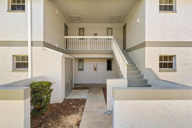 454 FAIRWAYS CIRCLE B204, Ocala, FL 34472