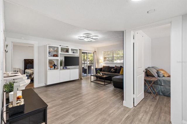 454 FAIRWAYS CIRCLE B204, Ocala, FL 34472