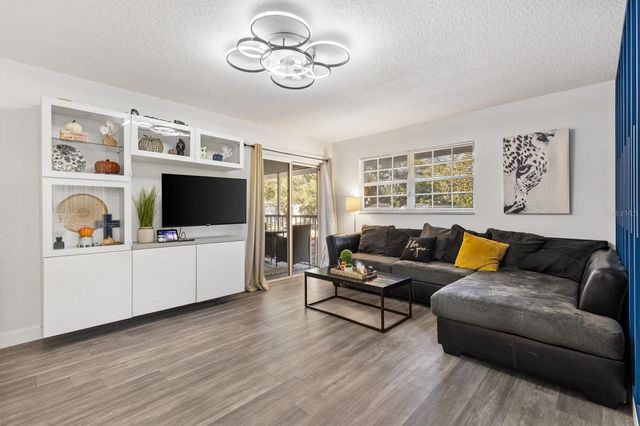 454 FAIRWAYS CIRCLE B204, Ocala, FL 34472