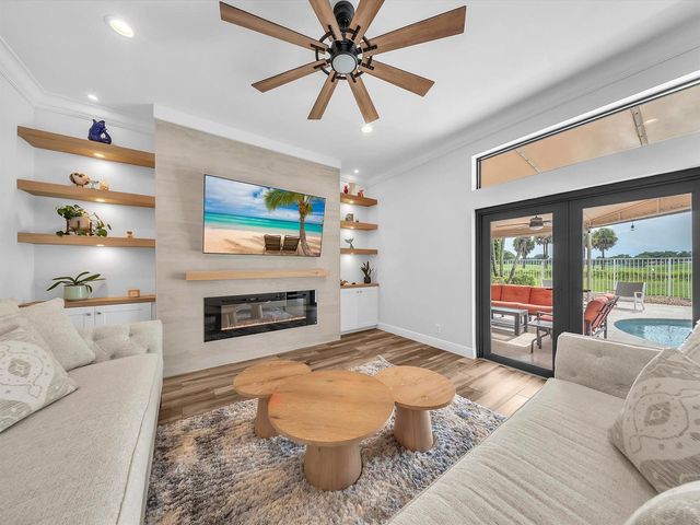 6347 SHADOW TREE Lane, Lake Worth, FL 33463