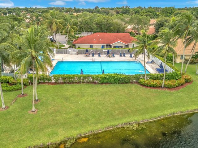 6347 SHADOW TREE Lane, Lake Worth, FL 33463