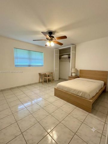 2230 Jackson St 1W, Hollywood, FL 33020