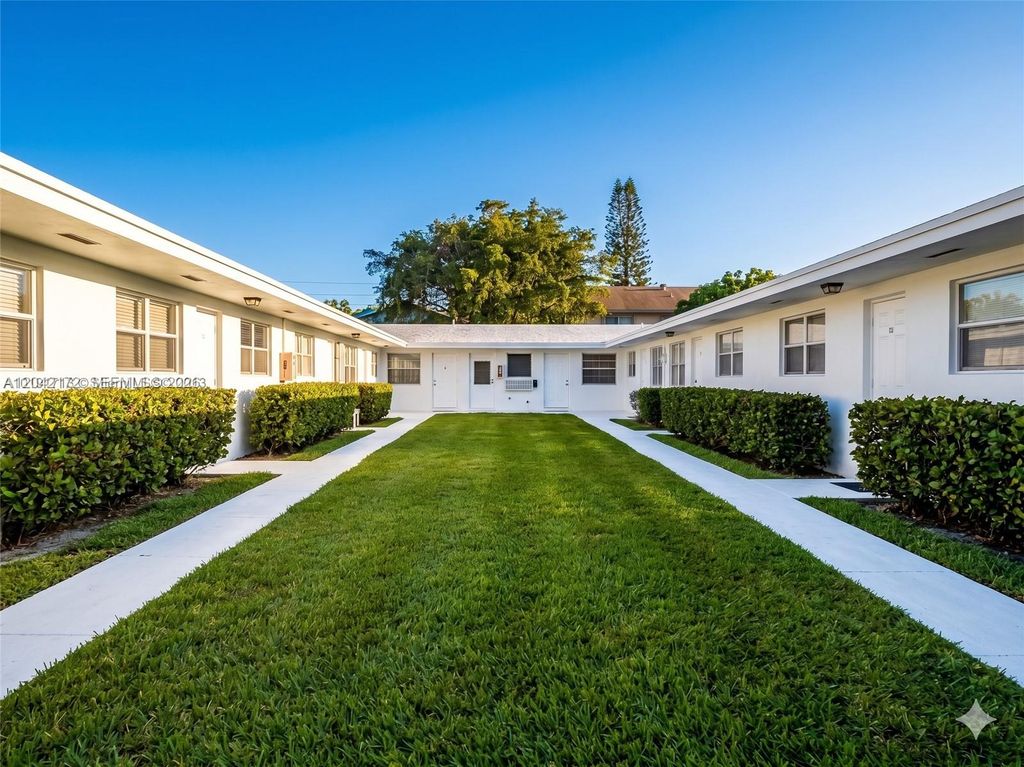 2230 Jackson St 1W, Hollywood, FL 33020
