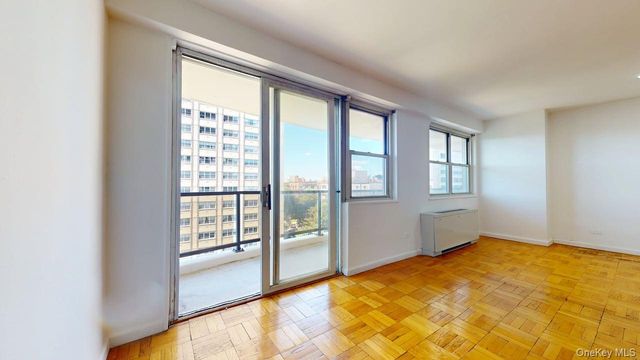 102-30 66th Road 10E, Forest Hills, NY 11375