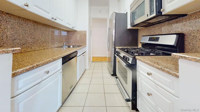 102-30 66th Road 10E, Forest Hills, NY 11375