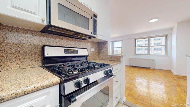 102-30 66th Road 10E, Forest Hills, NY 11375